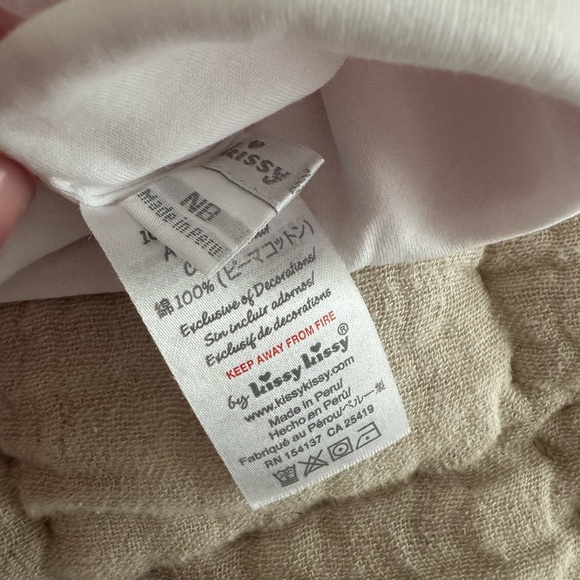 Kissy Kissy newborn hat - Picture 3 of 3